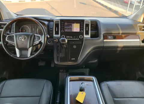 Toyota Granvia 3.5L Premium 2020