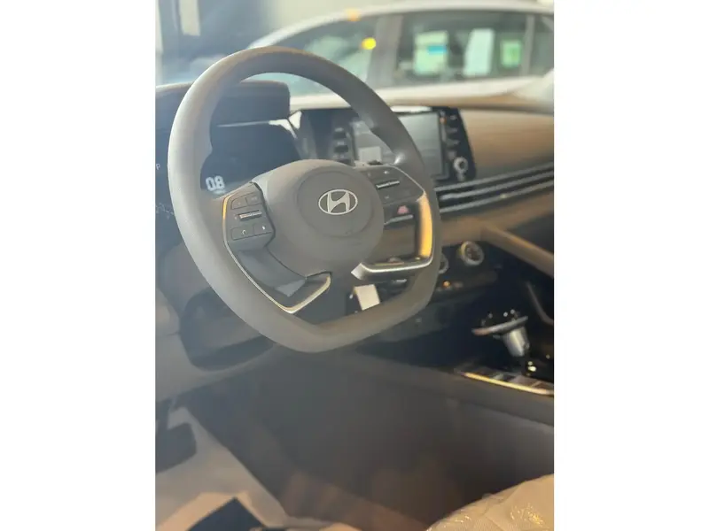Hyundai Elantra 2025