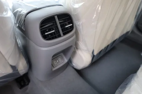 Discover undefined undefined Exterior Interior Images.Find all aspects and details of cars.