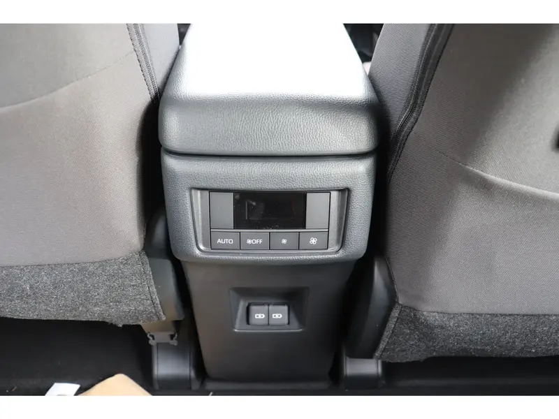 Toyota Innova 2024