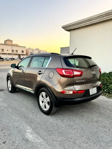 Discover undefined undefined Exterior Interior Images.Find all aspects and details of cars.