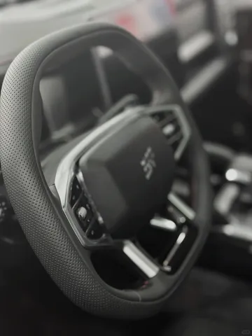 Discover undefined undefined Exterior Interior Images.Find all aspects and details of cars.