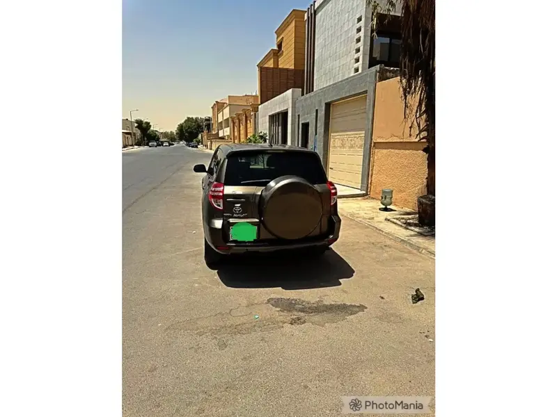 استكشف undefined undefined الصور الخارجية والداخلية. اكتشف جميع جوانب وتفاصيل السيارات.