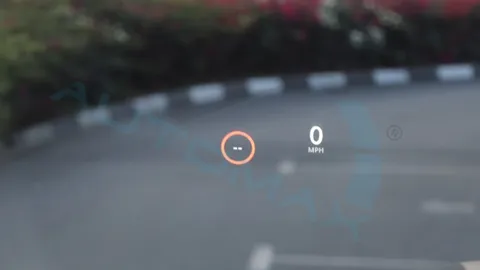 استكشف undefined undefined الصور الخارجية والداخلية. اكتشف جميع جوانب وتفاصيل السيارات.