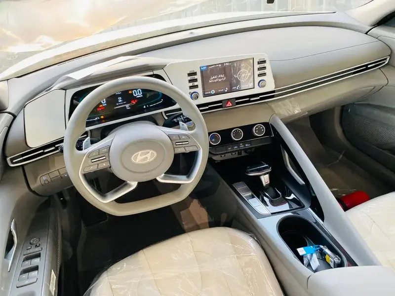 Hyundai Elantra 2025