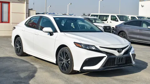 New Toyota Camry 2.5L SE 178 HP 2023