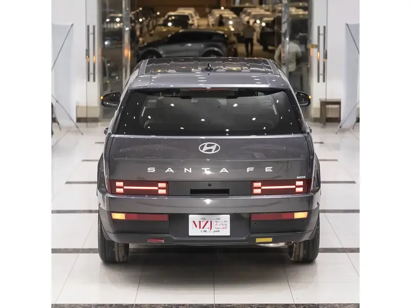 Discover undefined undefined Exterior Interior Images.Find all aspects and details of cars.