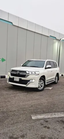 Discover undefined undefined Exterior Interior Images.Find all aspects and details of cars.