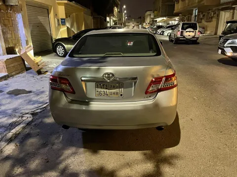 استكشف undefined undefined الصور الخارجية والداخلية. اكتشف جميع جوانب وتفاصيل السيارات.