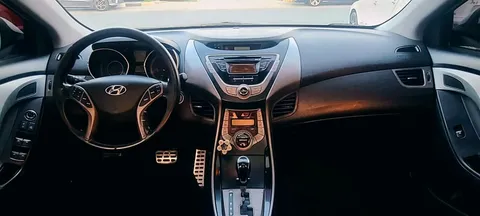 Hyundai Elantra 1.8L Top 2013