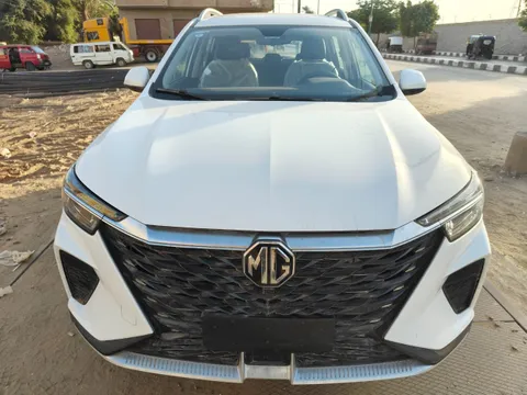 Discover undefined undefined Exterior Interior Images.Find all aspects and details of cars.
