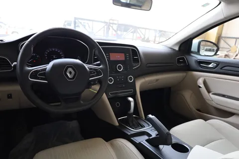 Discover undefined undefined Exterior Interior Images.Find all aspects and details of cars.