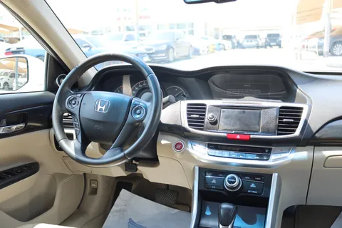 Honda Accord 2.4L LX + Sunroof + Aluminum Wheels 2015