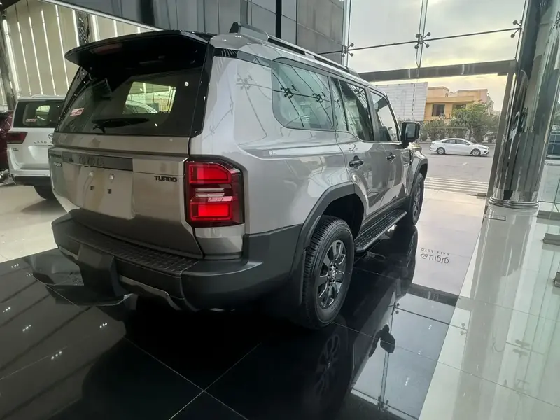 Discover undefined undefined Exterior Interior Images.Find all aspects and details of cars.