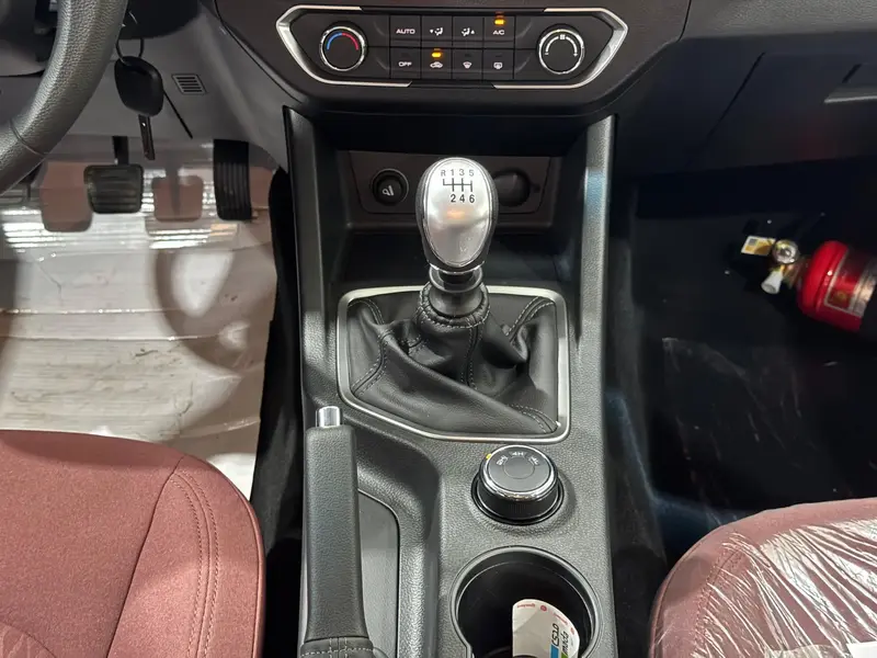 Discover undefined undefined Exterior Interior Images.Find all aspects and details of cars.