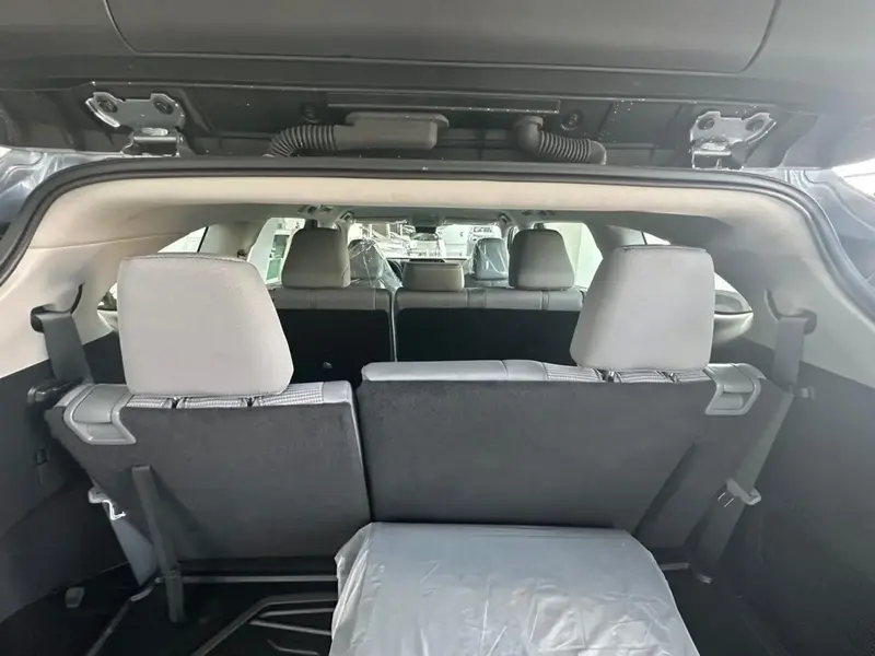Discover undefined undefined Exterior Interior Images.Find all aspects and details of cars.