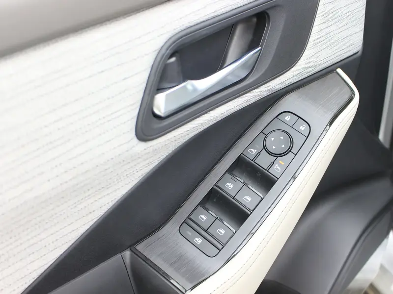 Nissan X-Trail 2025