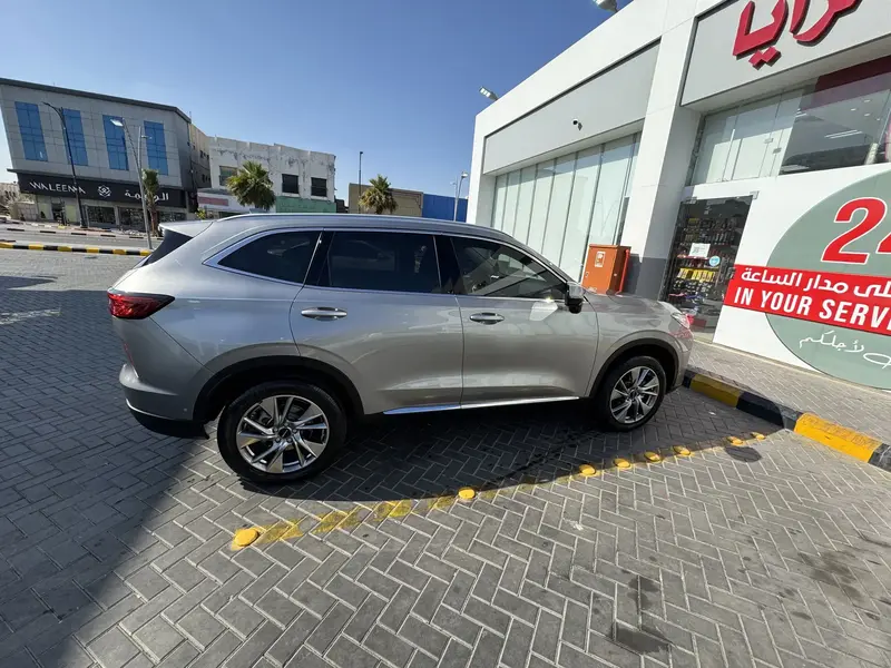 Discover undefined undefined Exterior Interior Images.Find all aspects and details of cars.