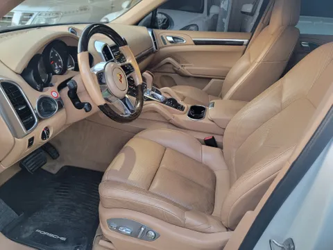 Porsche Cayenne S Platinum Edition 2016