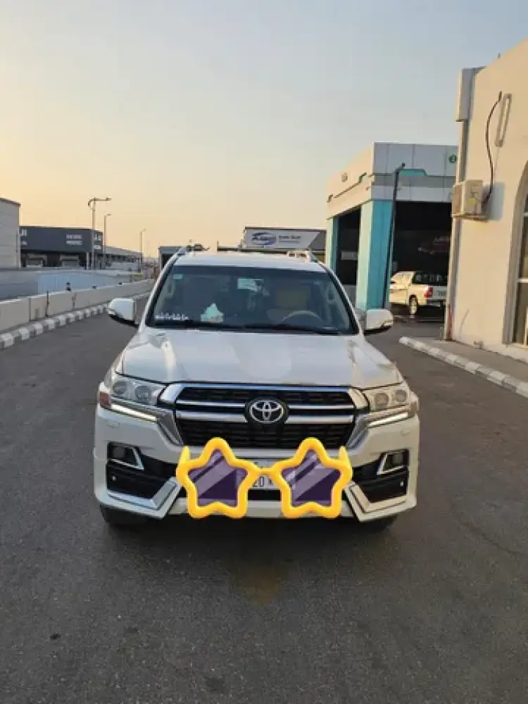 toyota toyota-land-cruiser image Toyota Land Cruiser 2018