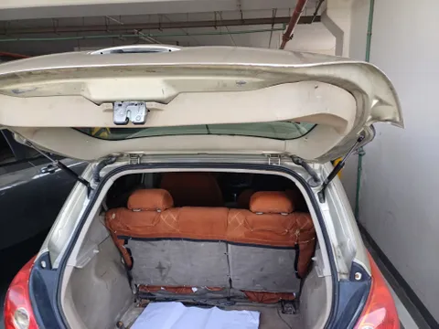 Nissan Tiida 2007