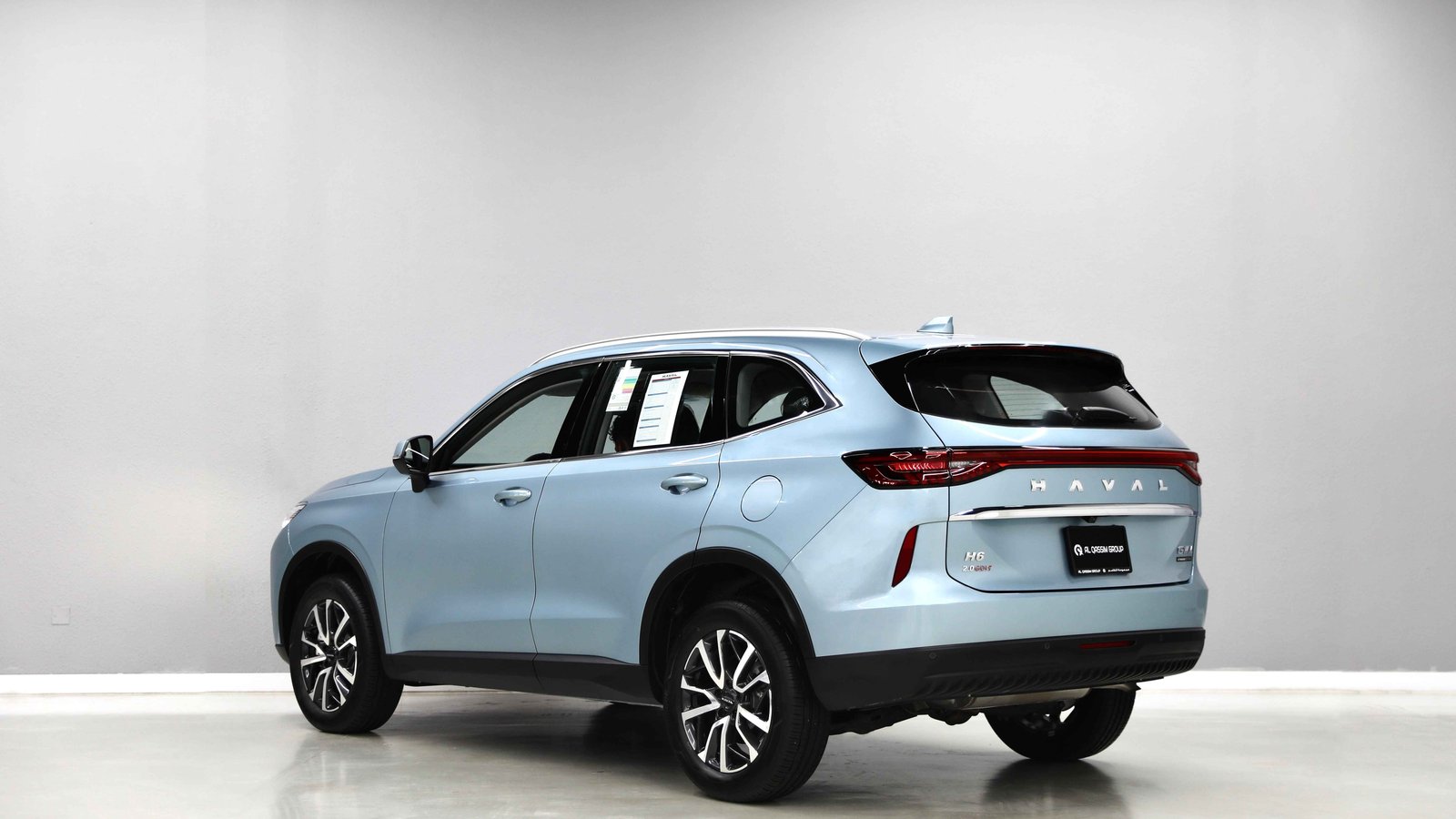 Discover undefined undefined Exterior Interior Images.Find all aspects and details of cars.