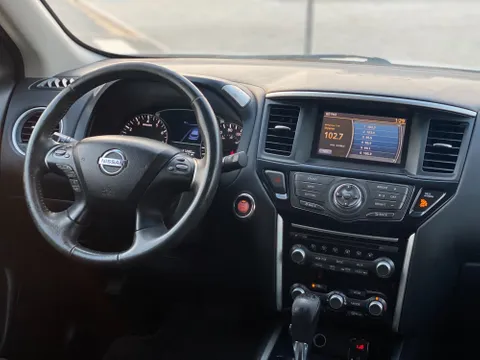 Nissan Pathfinder 3.5L SV 2WD 2015