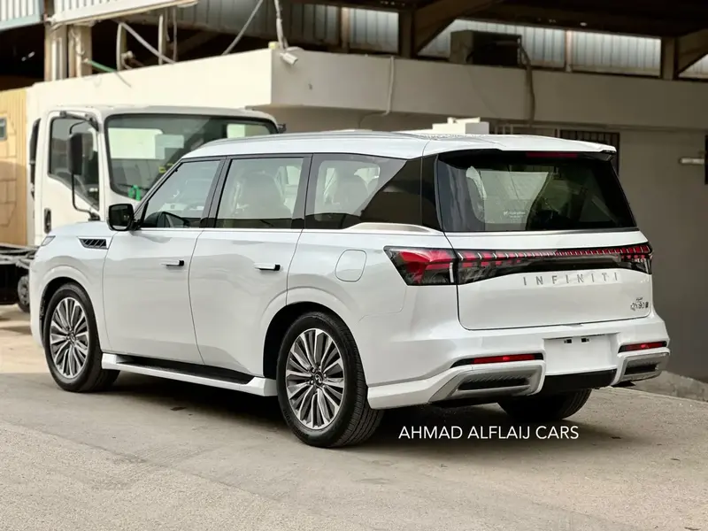 Infiniti QX80 2025