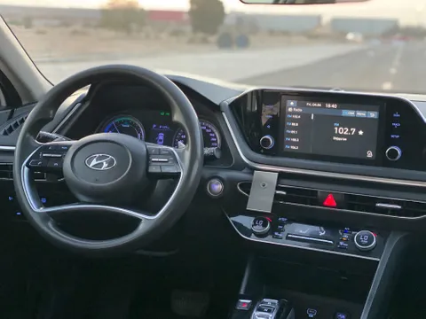 Hyundai Sonata 2.0L Hybrid SE 2020