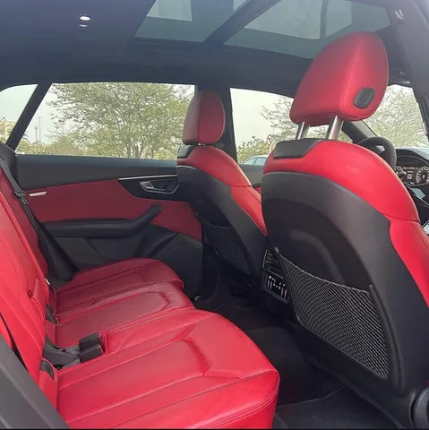 Audi Q8 55 TFSI quattro 340 HP 2021