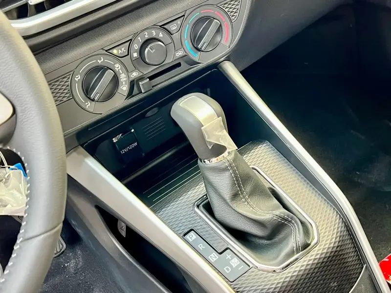 Discover undefined undefined Exterior Interior Images.Find all aspects and details of cars.