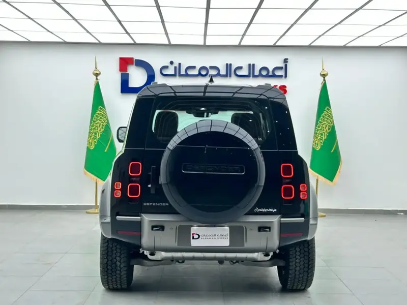 Land Rover Defender 2025