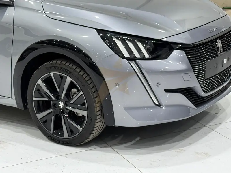 Discover undefined undefined Exterior Interior Images.Find all aspects and details of cars.