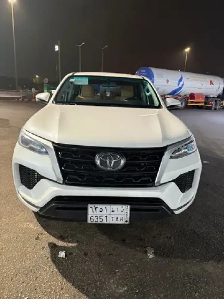 toyota toyota-fortuner image Toyota Fortuner 2022
