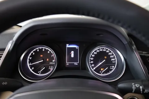 New Toyota Camry 2.5L GLE 212 HP 2023