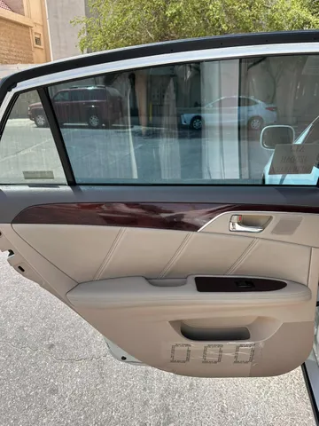 Discover undefined undefined Exterior Interior Images.Find all aspects and details of cars.