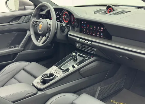 Porsche 911 Carrera GTS 2024