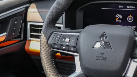 New Mitsubishi Outlander 2.5L GLX Full Option AWD 2025