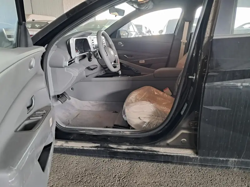 Hyundai Elantra 2025
