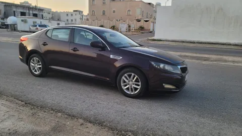 استكشف undefined undefined الصور الخارجية والداخلية. اكتشف جميع جوانب وتفاصيل السيارات.