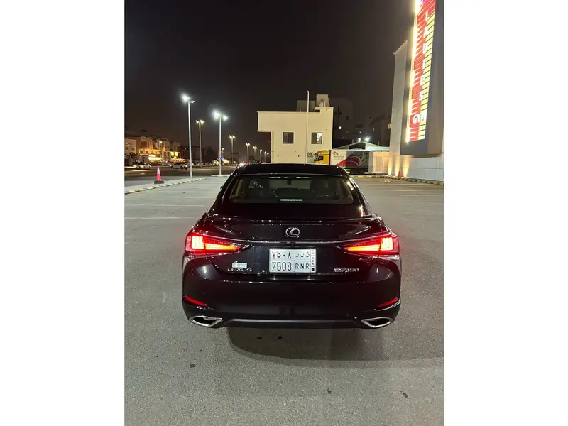 Discover undefined undefined Exterior Interior Images.Find all aspects and details of cars.
