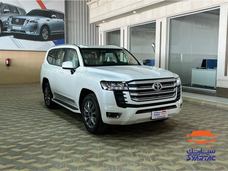 Discover undefined undefined Exterior Interior Images.Find all aspects and details of cars.