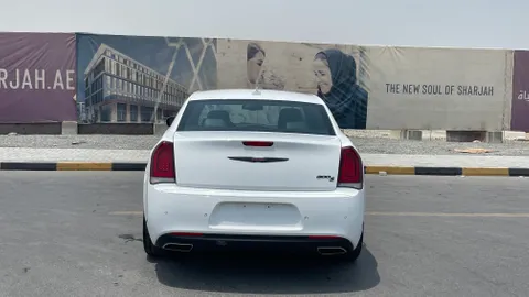 Chrysler 300 2021