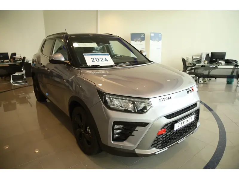 Discover undefined undefined Exterior Interior Images.Find all aspects and details of cars.
