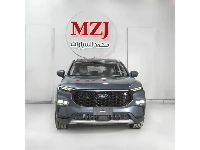 Discover undefined undefined Exterior Interior Images.Find all aspects and details of cars.