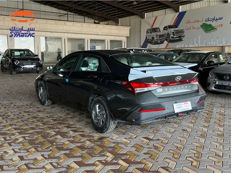 Hyundai Elantra 2025