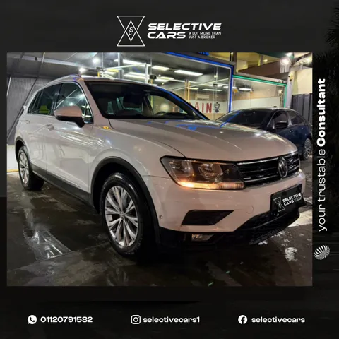 Discover undefined undefined Exterior Interior Images.Find all aspects and details of cars.