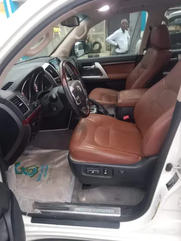 Toyota Land Cruiser VXR+ 2015
