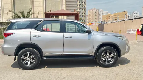 Toyota Fortuner 2.7L Smart 4X2 2020