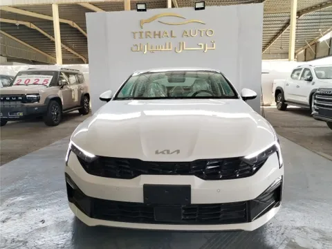 استكشف undefined undefined الصور الخارجية والداخلية. اكتشف جميع جوانب وتفاصيل السيارات.
